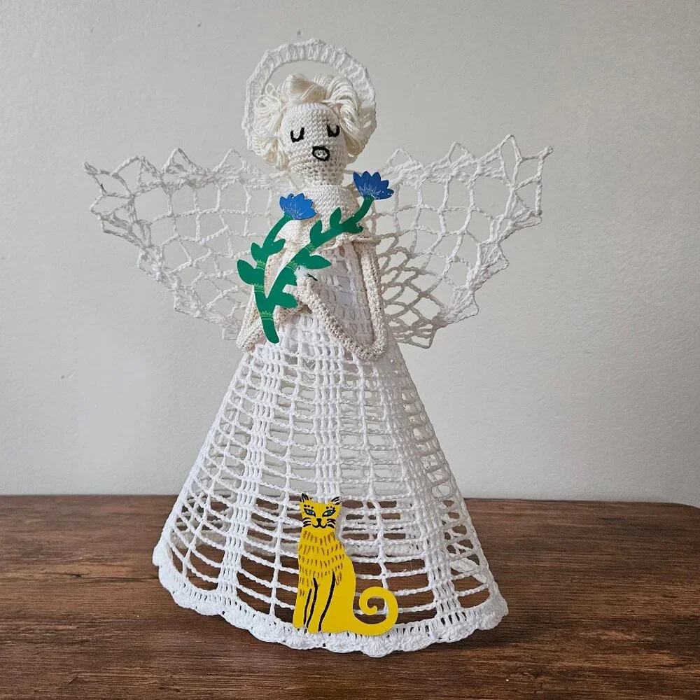 Vintage Handmade Crocheted Angel Christmas Tree Topper Starched‎ 12